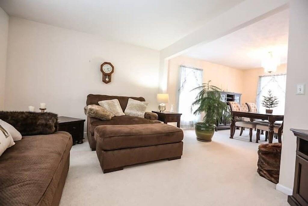 Large Family Home in Heart of Brockport in Ontariosee