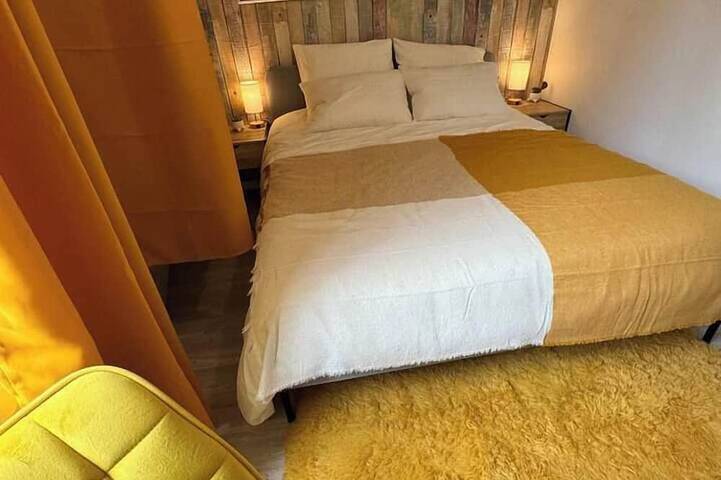 «24H Legend» House 10 People With Private Terrace in Le Mans, Sarthe