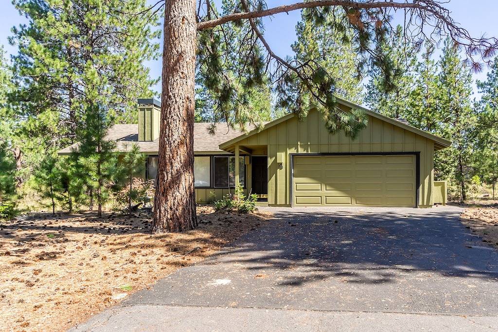Zu Fuß zum Fort Rock, 3 Schlafzimmer, Single Level, Whirlpool, Fahrräder, Grill in Sunriver, Deschutes County