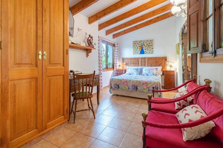 Amazing home in Consell with private swimming pool, can be inside or outside in Consell, Majorca Center