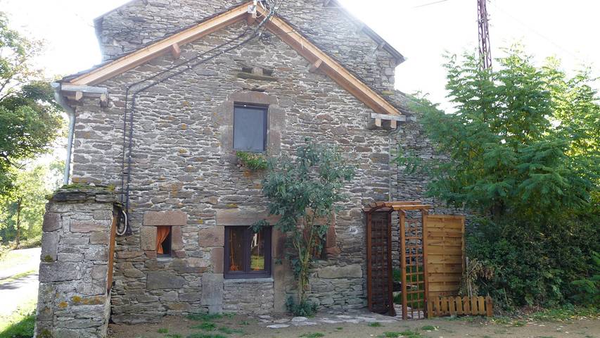 Gîte pour 2 personnes, avec terrasse, animaux acceptés dans l' Aveyron - 2