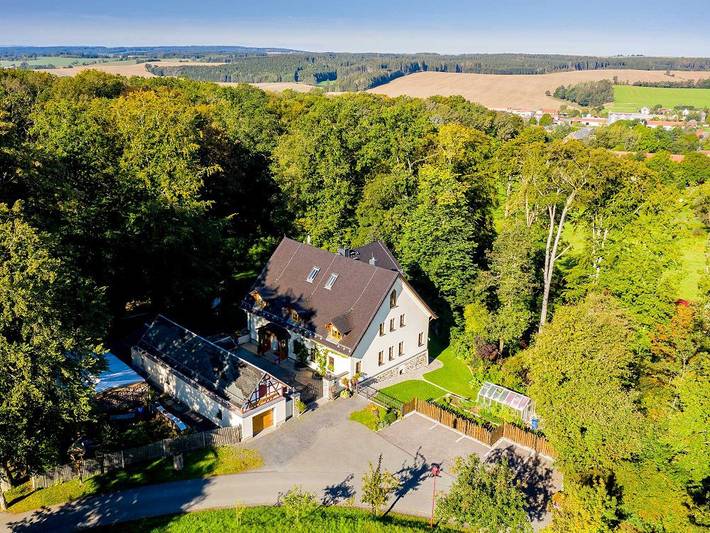 Ferienwohnung für 2 Personen, mit Terrasse und Garten sowie Sauna in Schleiz