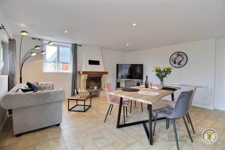 Location de vacances pour 2 personnes, avec terrasse et jardin, animaux acceptés à Pléhédel - 3