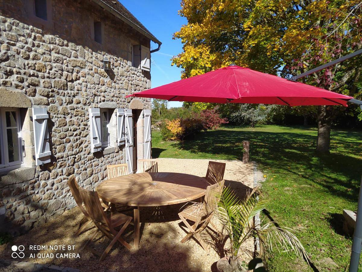 Five-Bedroom House in Lupersat, Région d'Aubussargues