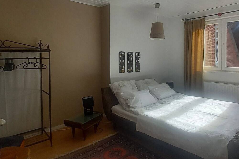 Ganze Wohnung, \"Keiler und Rosen\" in Hollige, Walsrode, 2 Schlazi, 1 Wohnzi,große Küche, Grill in Walsrode, Aller-Leine-Tal