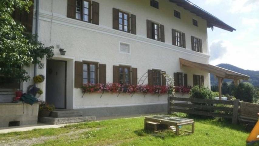 Ferienwohnung für 5 Personen, mit Garten und Ausblick sowie Terrasse - 1
