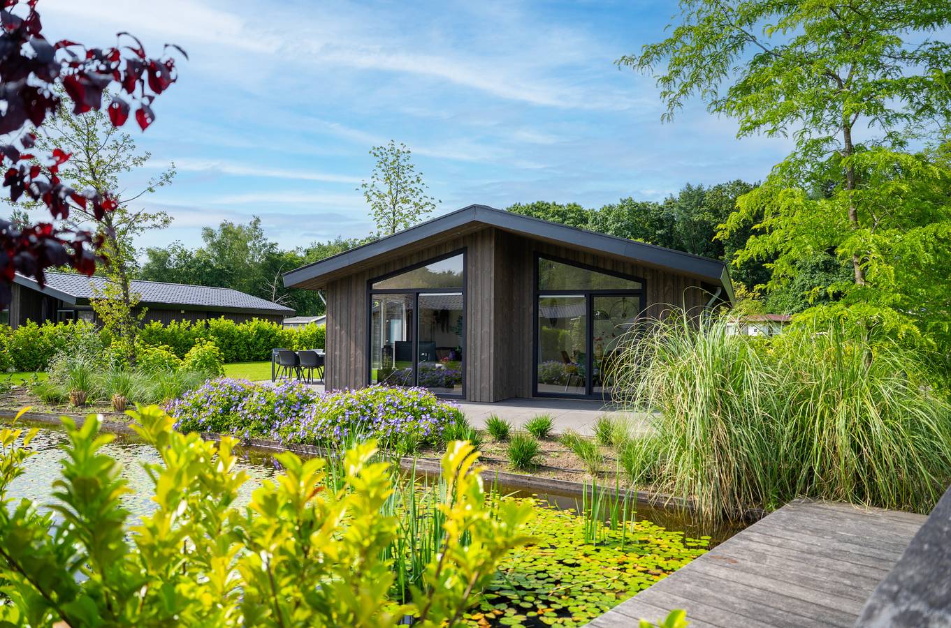 Vakantiepark Molenvelden — Villa Waterfront Luxury with Hot Tub | 6 persons  in Veldhoven, North Brabant
