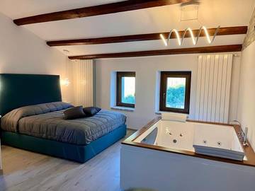 Gîte pour 2 personnes, avec balcon et vue à Introdacqua