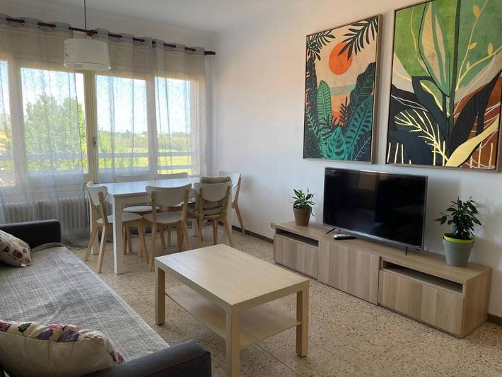 Gîte pour 6 personnes, avec Terrasse et Vue à Verges