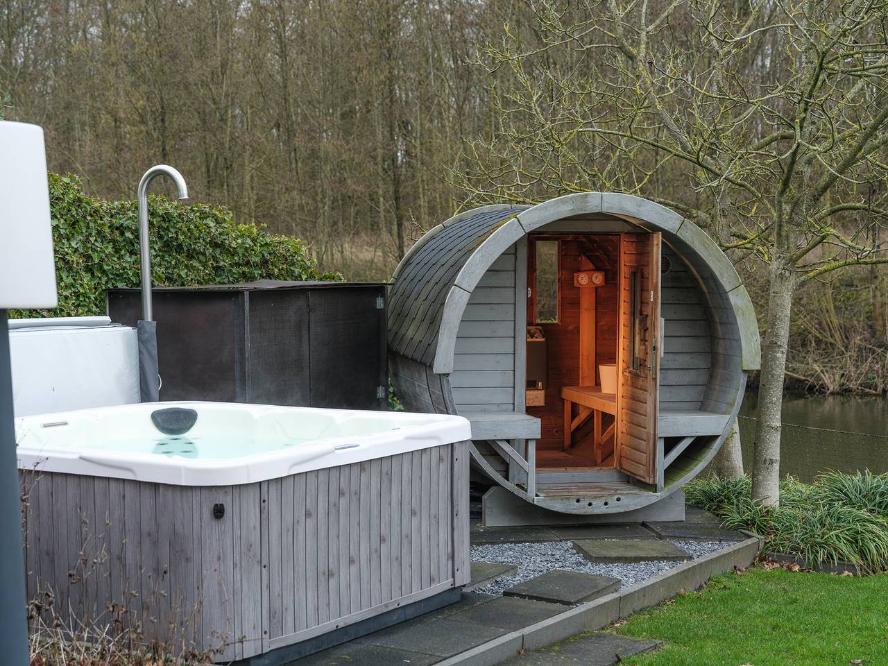 Harderwold Villa Resort — Water Nr. 336 | 10 Pers. Jacuzzi & Sauna in Veluwe