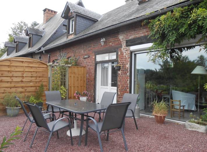 Gîte pour 5 personnes, avec terrasse et jardin