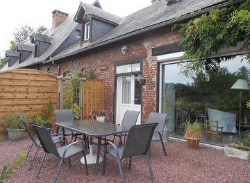 Gîte pour 5 personnes, avec terrasse et jardin à Martin-Église