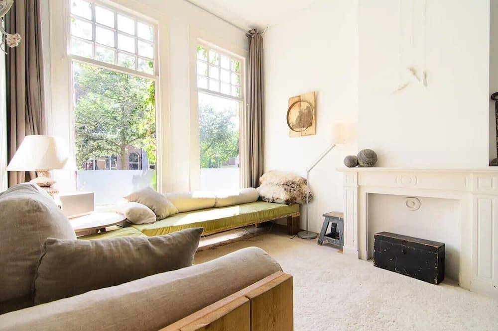 Art filled four floor townhouse in family friendly neigbourhood in Amsterdam Oost, Holländische Küste