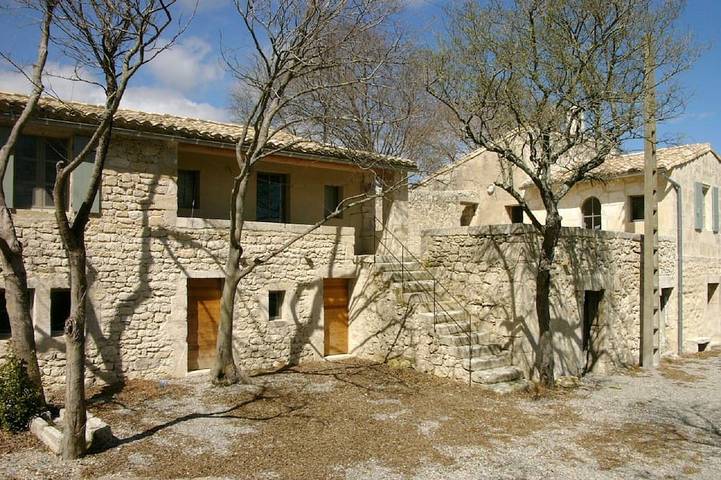 Casa de campo contemporánea renovada, piscina privada, lujosa, 8 personas. in Sommières, Costa mediterránea (Francia)