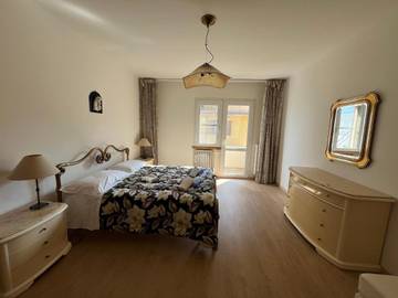 Gîte pour 4 personnes, avec balcon ainsi que jardin et piscine, animaux acceptés dans Villagrande (Mombaroccio)