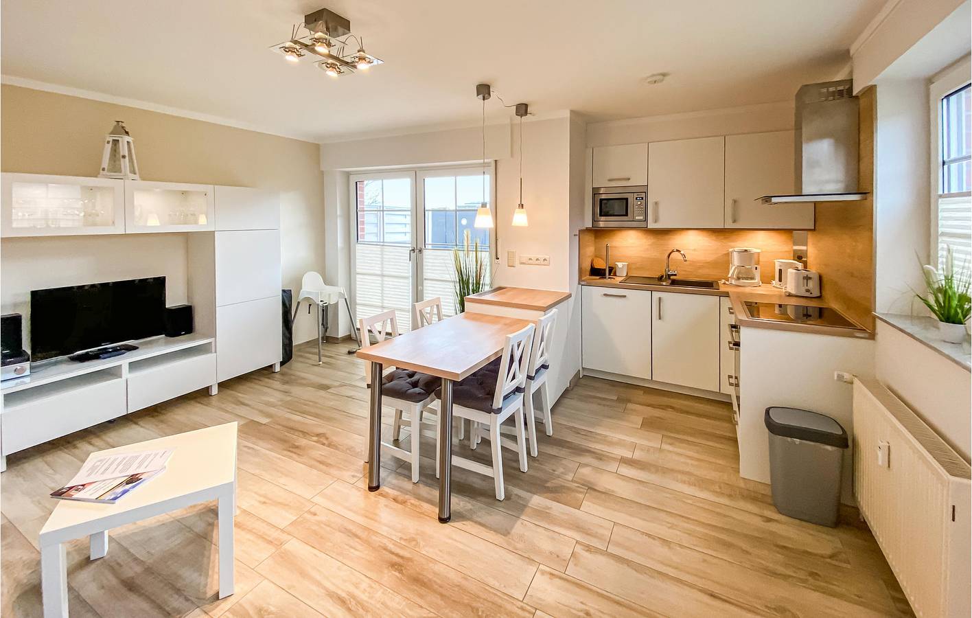 Ganze Ferienwohnung, Rückzugsort am Meer mit Terrasse & Parkplatz 300m zum Strand in Gollwitz, Nordwestmecklenburg (Wismar und Umgebung)