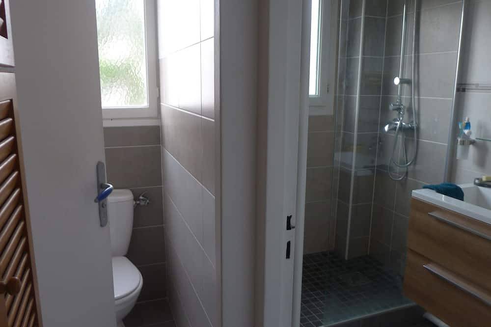 Nice quiet room near Paris - metro Villejuif Paul Vaillant Couturier in Villejuif, Valle del Marne