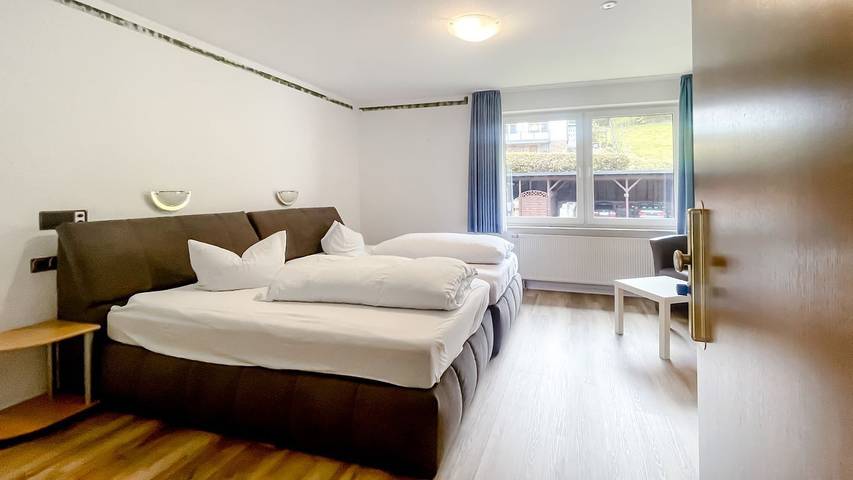 Ferienwohnung für 2 Personen, mit Ausblick und Sauna sowie Garten in Züschen