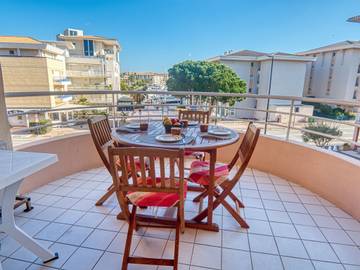 Gîte pour 5 personnes, avec vue et balcon dans Plage du Port Fréjus