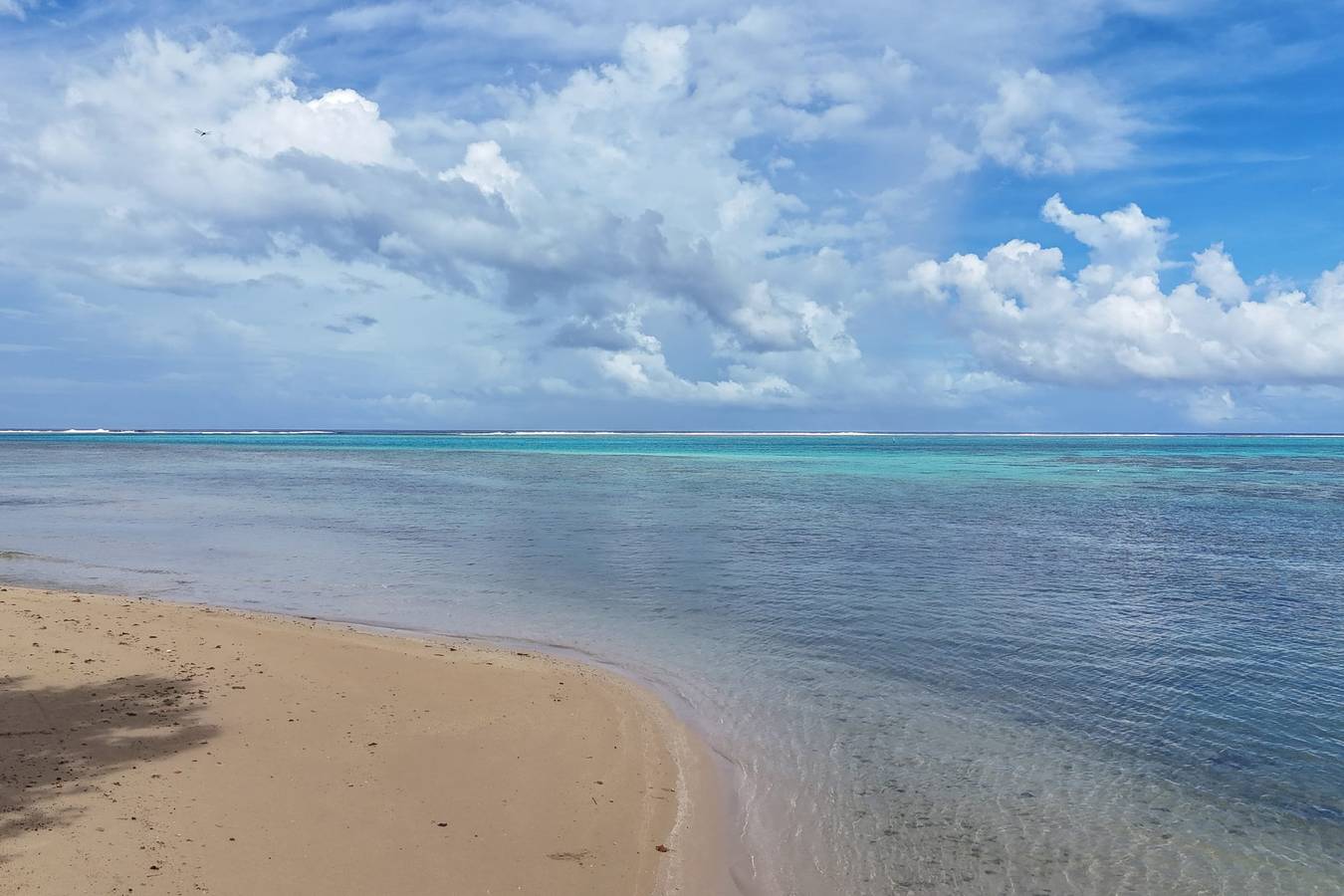 Fare Heimery - Private Beach in Haapiti, Mo'orea