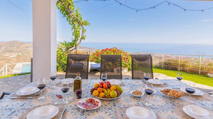 Villa für 10 Personen, mit Pool und Balkon/Terrasse in Torrox - 4