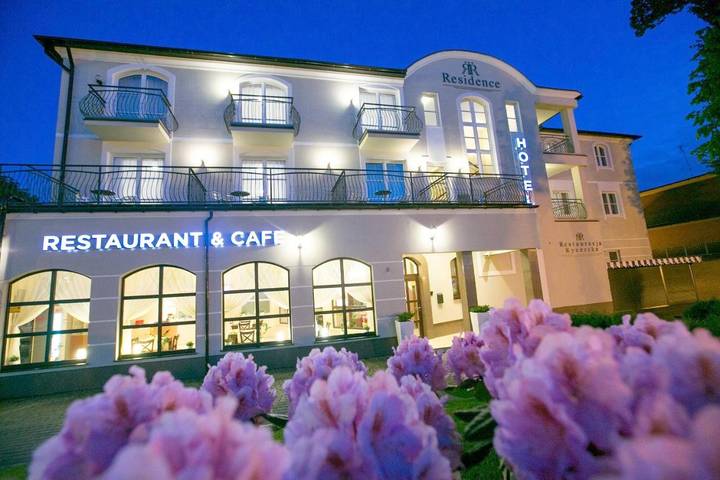Hotel dla 3 osób, z balkon i ogród w Rewal