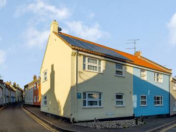 Log Cabin for 4 People in Wells-next-the-Sea, Norfolk, Photo 2