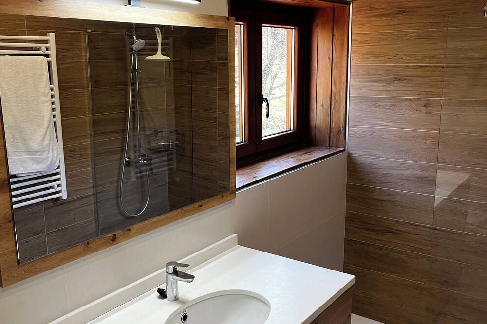 Chalet pareado frente a Elorrio y las montañas, tranquilidad y naturaleza in Elorrio, Vizcaya