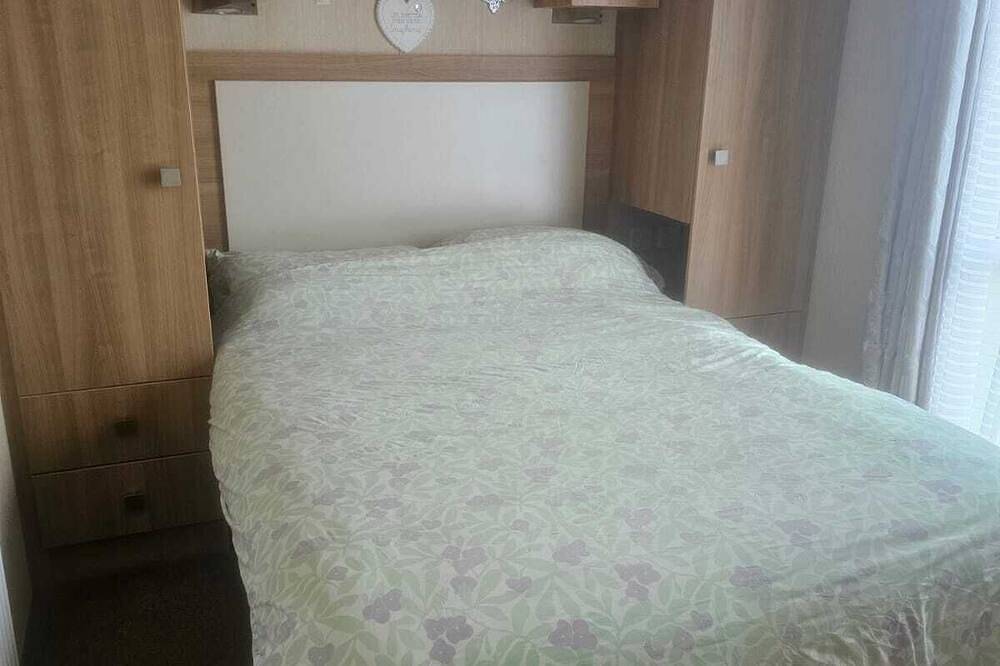 Private Caravan to Hire - Marton Mere Haven Holiday Village in Blackpool Pleasure Beach, North West England