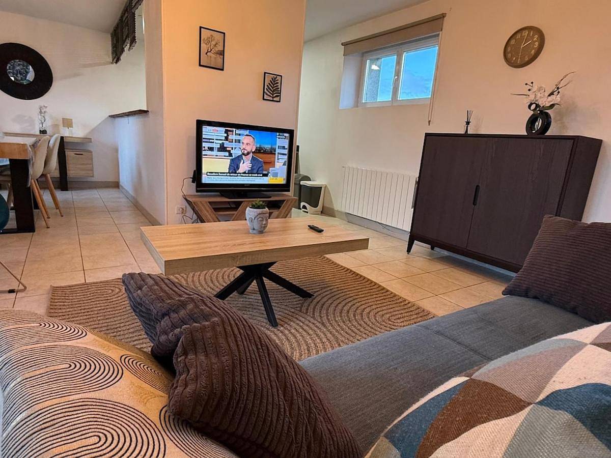 Appartement entier, Grand T3 2 chambres avec vue sur la campagne à Bâlines in Bâlines, Région d'Évreux