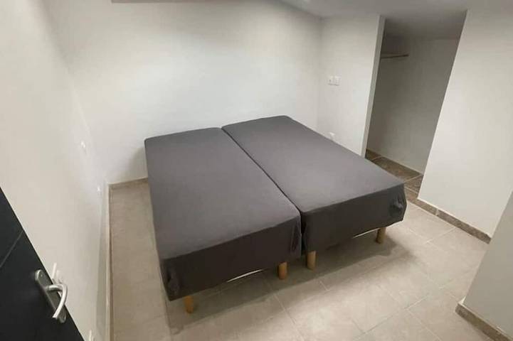 Ganze Wohnung, Logement Atypique Pro/tourisme in Pont-Saint-Esprit, Nimes und Umgebung