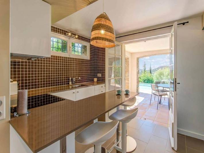 Villa pour 10 personnes, avec balcon/terrasse ainsi que terrasse et piscine à Cavalaire-sur-Mer - 4