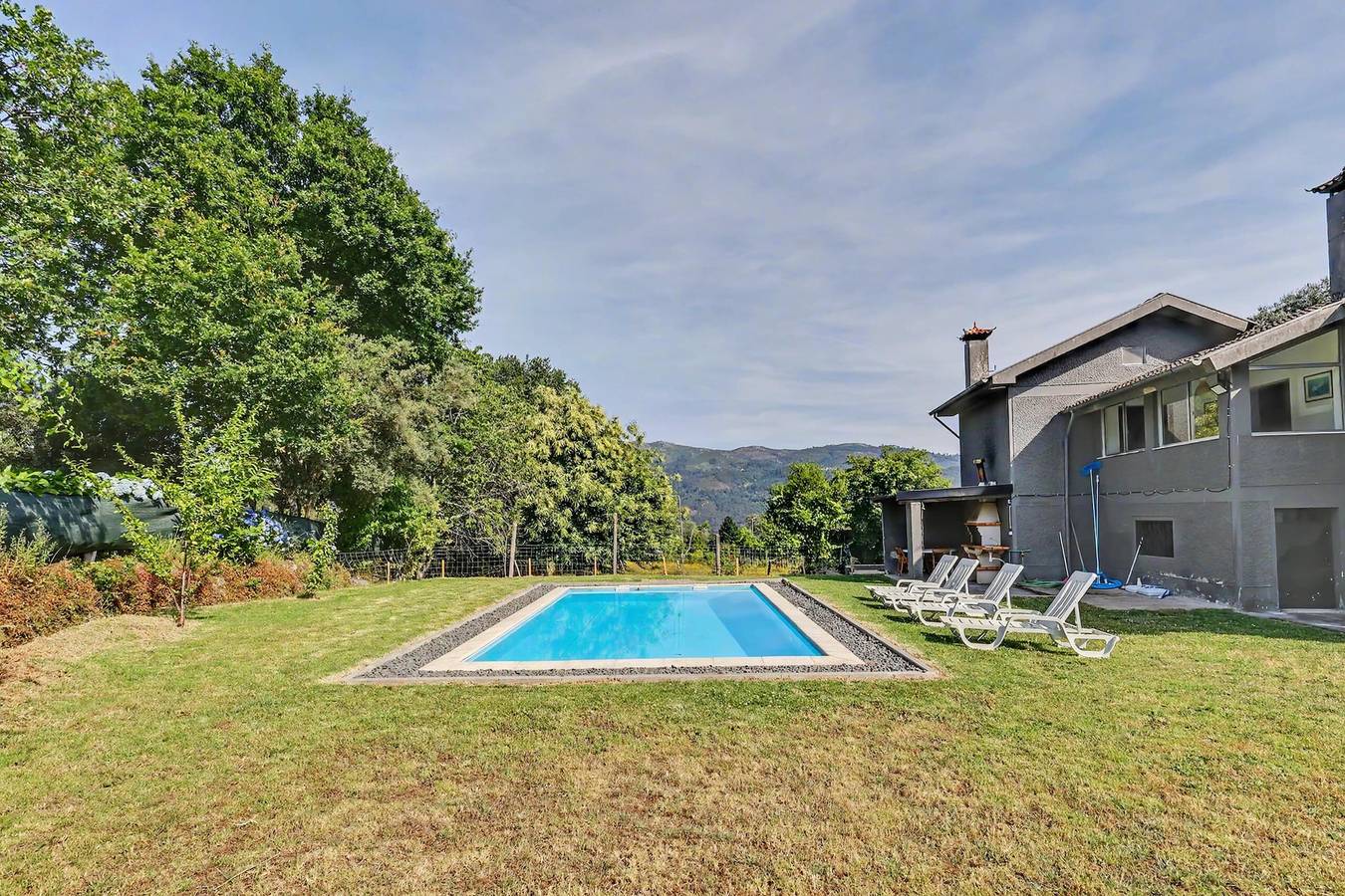 Villa 'Casa Santo Antonio' mit Bergblick, privatem Pool und Wi-Fi in Gondoriz (Terras de Bouro), Braga Distrikt