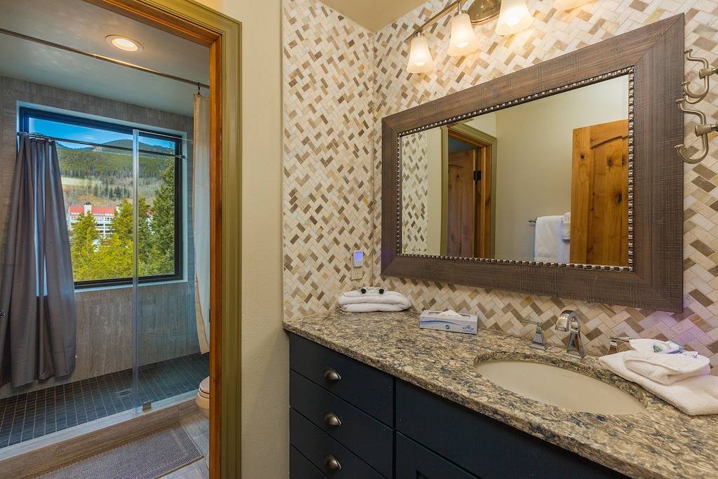 Ganze Wohnung, Aktualisiert Condo, wenige Schritte vom Aufzug, Blick auf die Berge, Schlafmöglichkeiten für 7 in Arapahoe Basin