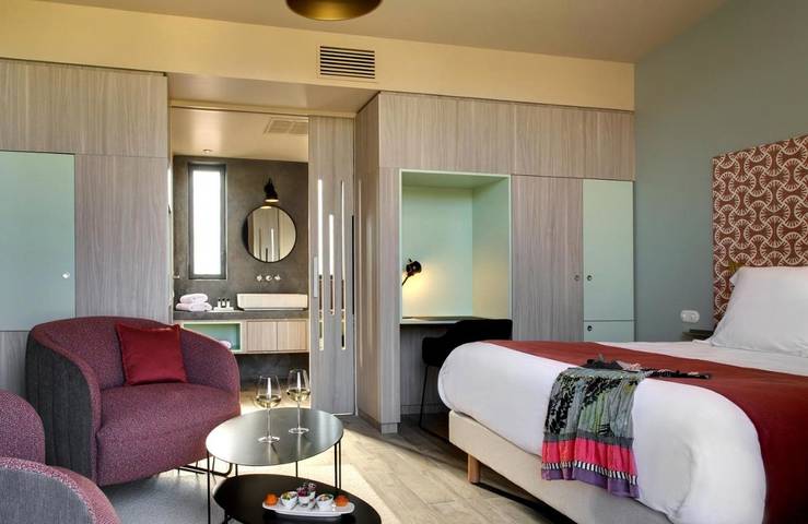 Maison d’hôte pour 2 personnes, avec piscine ainsi que vue et jardin à Eyragues - 4