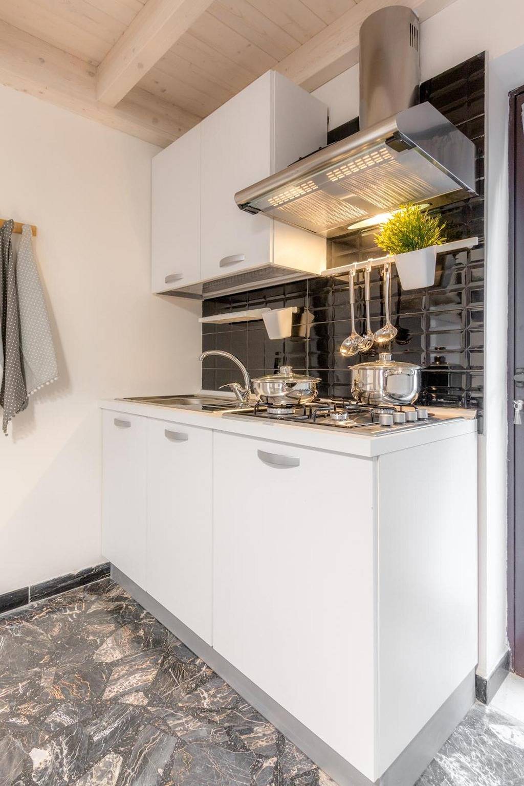 Ganze Wohnung, Apartment 'Rondinella By Palazzo Refolo' mit privatem Garten, Wlan und Klimaanlage in Martano, Lecce Provinz