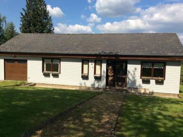 Gîte pour 5 personnes, avec vue et jardin, animaux acceptés à Chiny