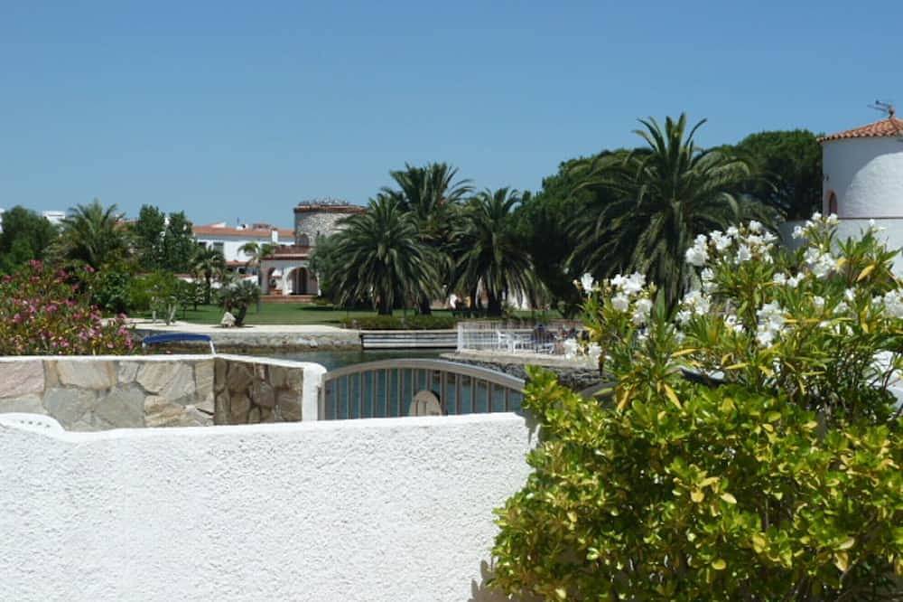 214-Bonita casa tipo pescadores con vistas canal in Ampuriabrava, Alt Empordà