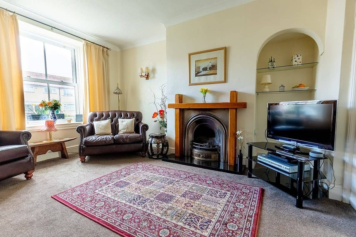 Willow Cottage, 3 Bed Cottage, Penrhyn Bay in Penrhyn Bay, Conwy region