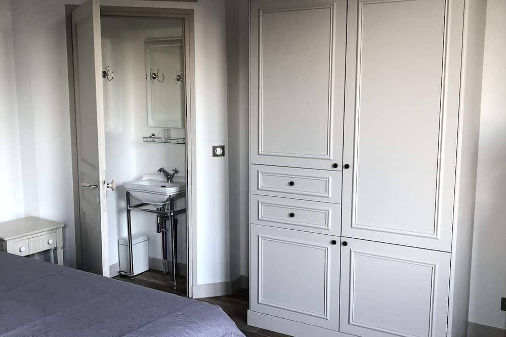 Apartamento entero, Hermoso apartamento de aire, vista panorámica de París, 130 m2, entre París y Versalles in Ville-d'Avray, Altos del Sena