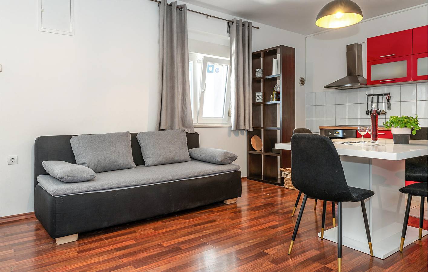 Ganze Ferienwohnung, Ferienwohnung für 4 Personen mit Terrasse in Sibenik, Šibenik-Knin
