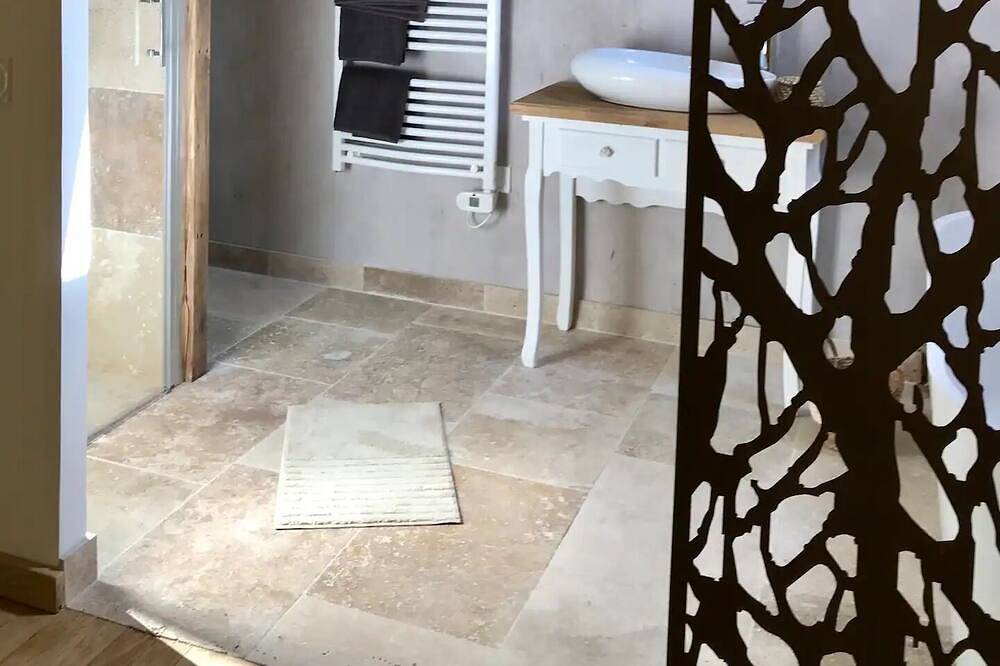 Chambre d hôtes Les Combelles, spa et sauna in Gignac (Lot), Lot