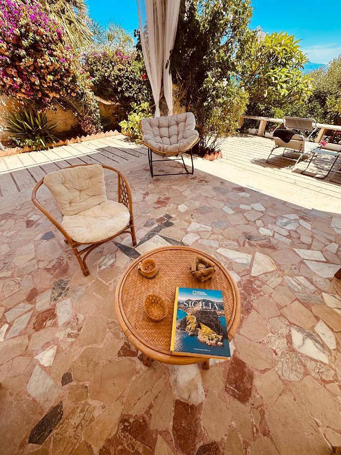 Location de vacances pour 6 personnes, avec Terrasse ainsi que Jardin et Vue à Santa Flavia - 3