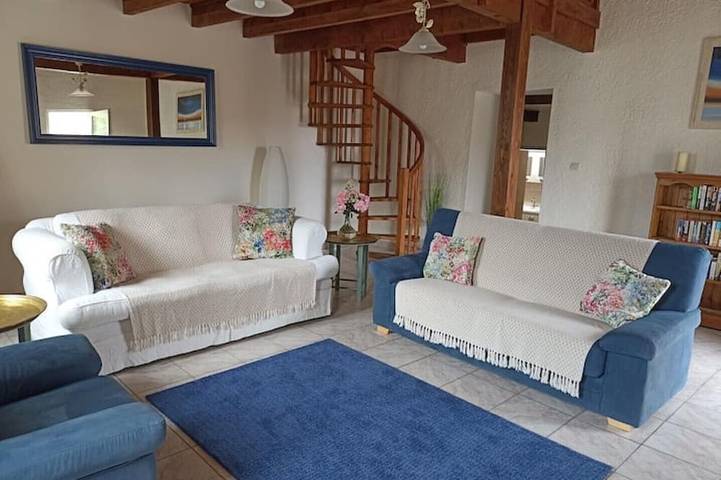 Gîte pour 5 personnes, avec terrasse et jardin