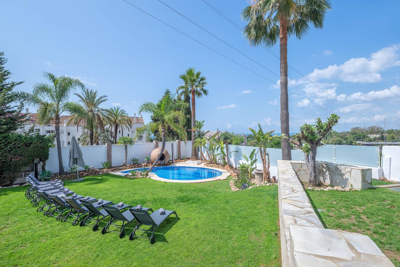 Villa "Jazz Close To Golden Mile" with Sea View, Private Pool & Wi-Fi in Marbella West, Marbella