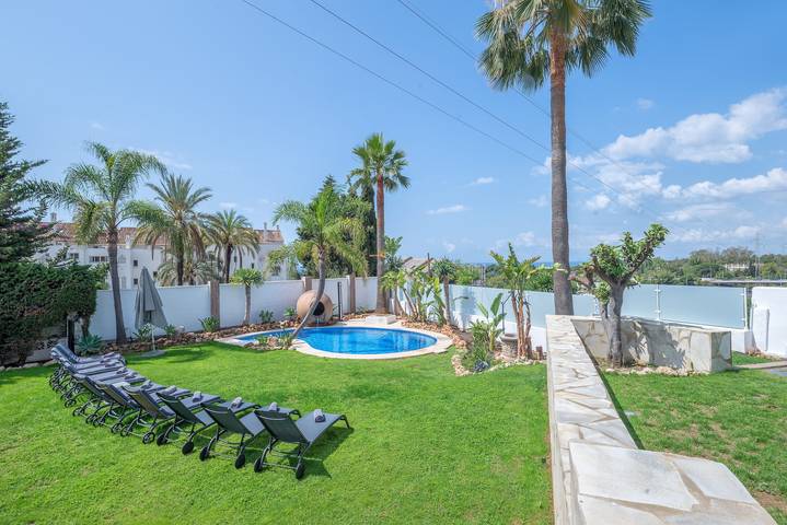 Villa "Jazz Close To Golden Mile" with Sea View, Private Pool & Wi-Fi in Marbella West, Marbella
