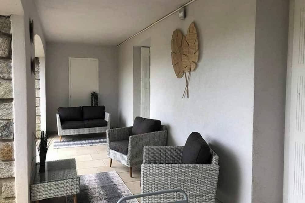 Studio Clim. 22m2 + Terrasse 18m2 Rdc à 10min à pied de la plage 5min en voiture in Calvi, Région de Calvi
