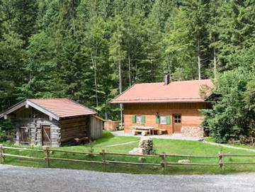 Hütte für 9 Personen, mit Garten und Ausblick sowie Sauna in Rottach-Egern