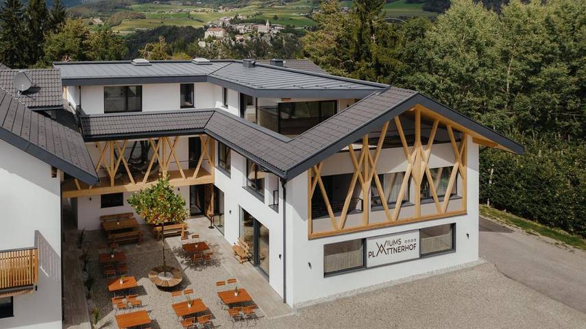 Ferienwohnung für 4 Personen, mit Terrasse und Garten sowie Pool und Ausblick in Natz-Schabs