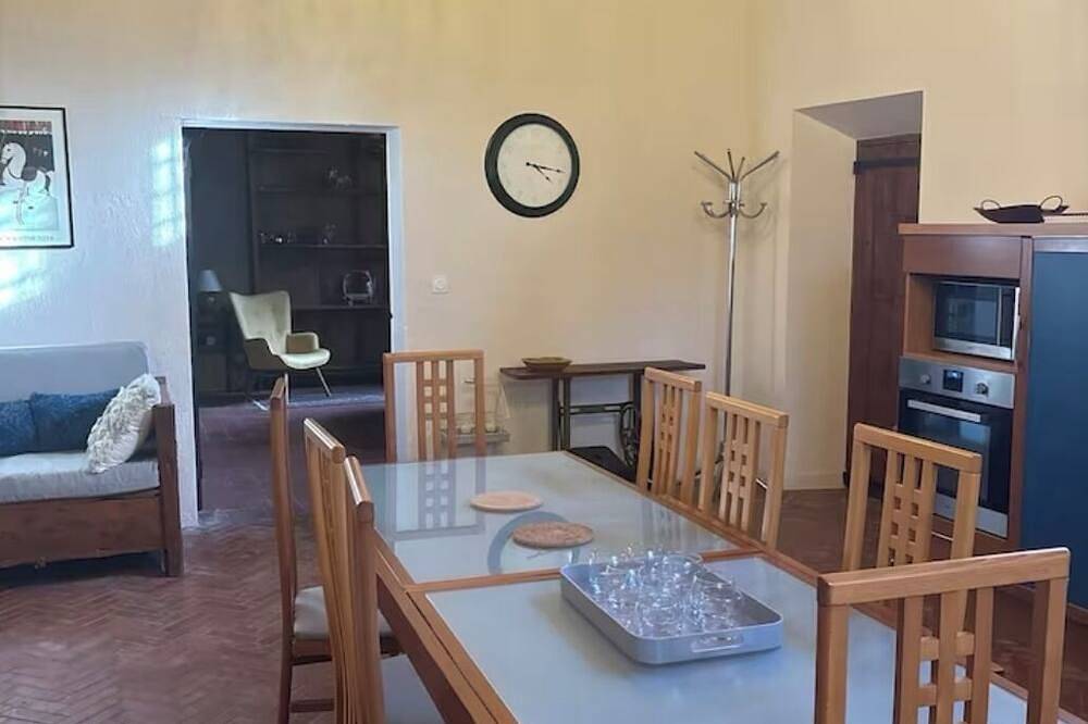 Chateau de Rivoiranche gite 9 personnes in Saint-Paul-lès-Monestier, Parc naturel régional du Vercors